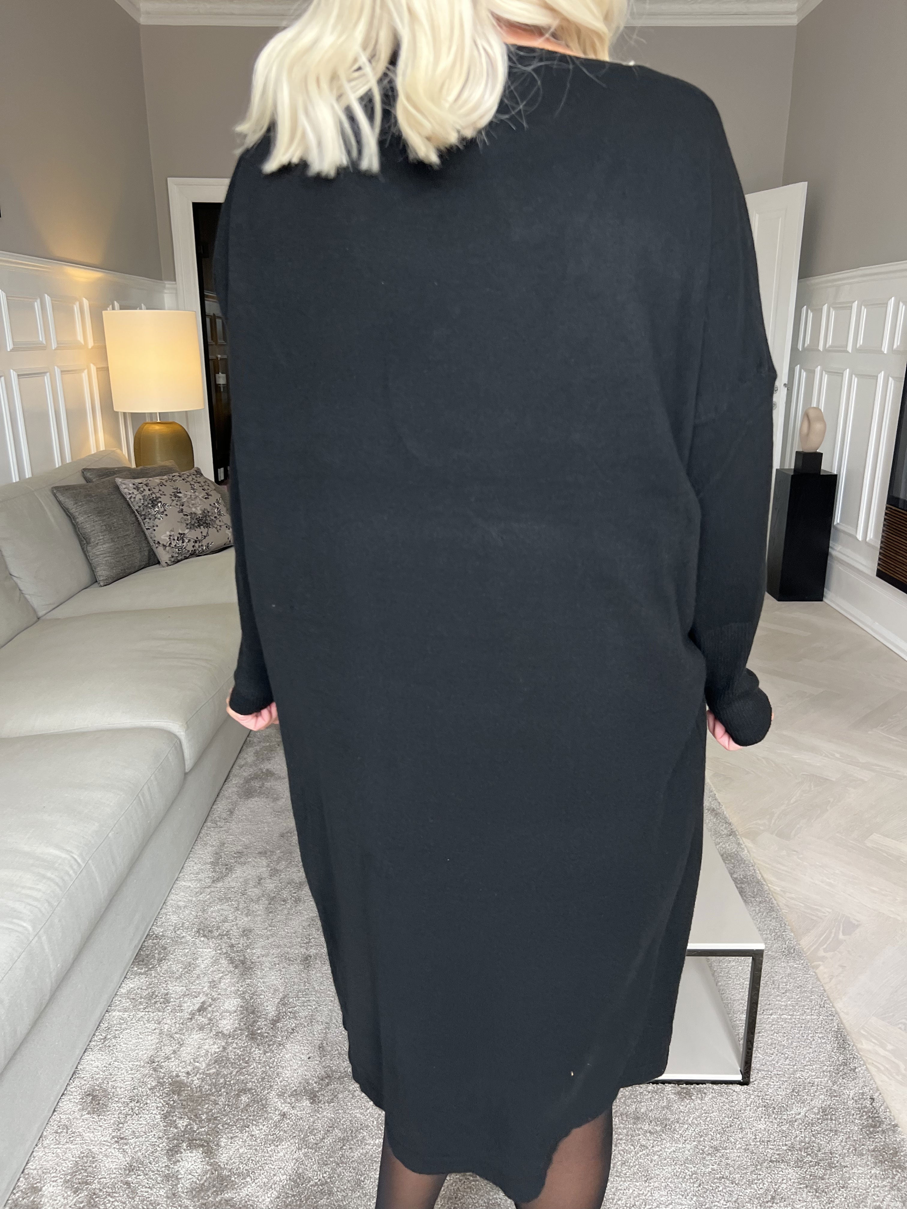 Luna - Blød strikkjole med similisten